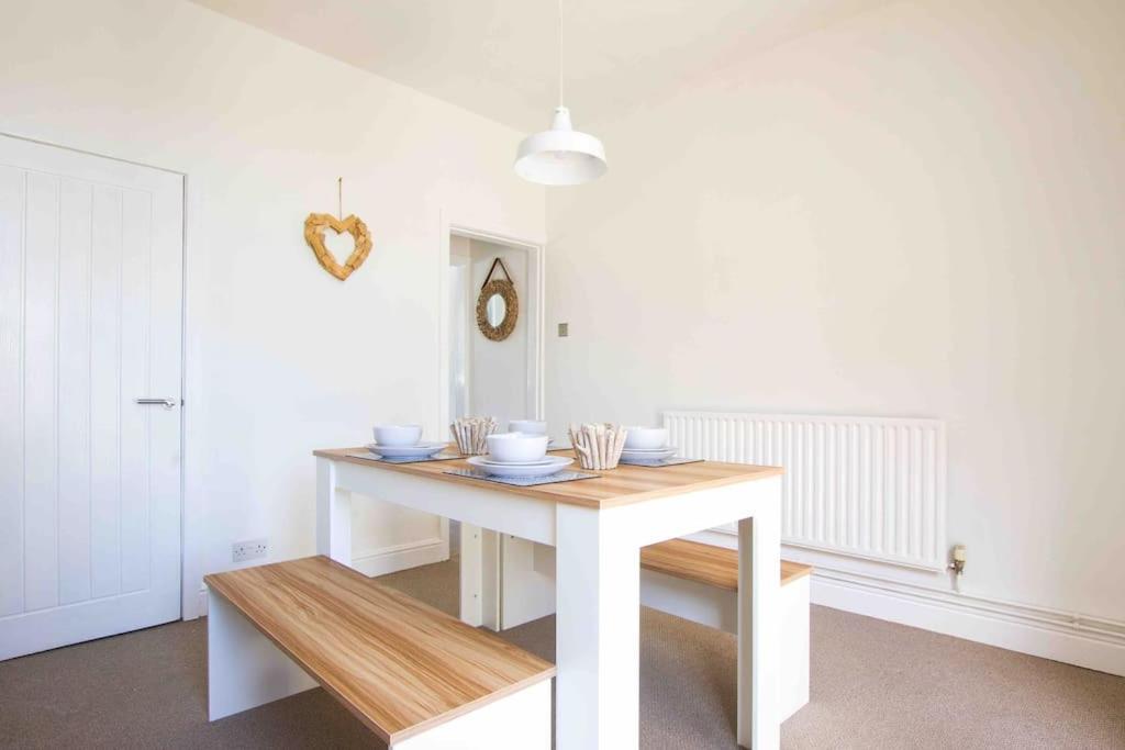 Beautiful 2 Bedroom House Close To The Seaside Cleethorpes Exterior foto